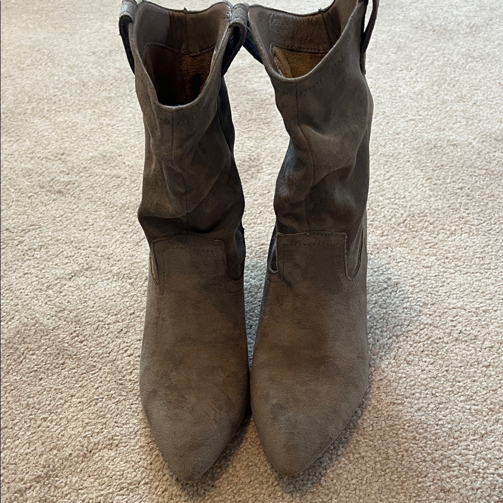 Vici Taupe Heeled Boots, EUC, 8.5
